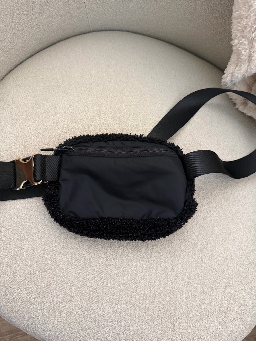 Black Faux-Shearling Belt Bag - lululemon
